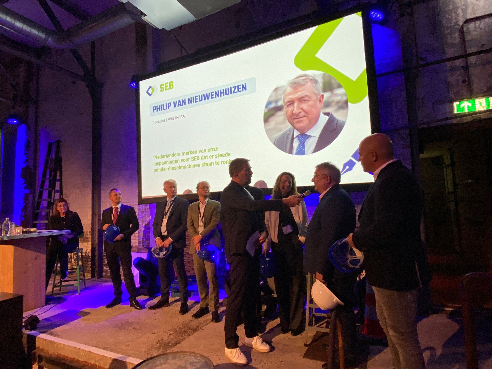 MKB INFRA voorzitter Philip van Nieuwenhuizen tekent convenant Schoon en Emissieloos Bouwen (SEB)